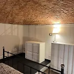 La Casa Con La Fontana Di Pietra 2