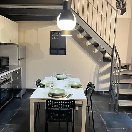 La Casa Con La Fontana Di Pietra 2 Apartamento Turín