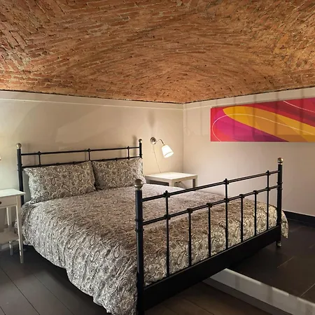 La Casa Con La Fontana Di Pietra 2 *