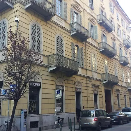 La Casa Con La Fontana Di Pietra 2 Διαμέρισμα Τορίνο
