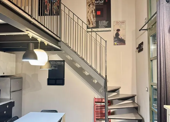 La Casa Con La Fontana Di Pietra 2 *