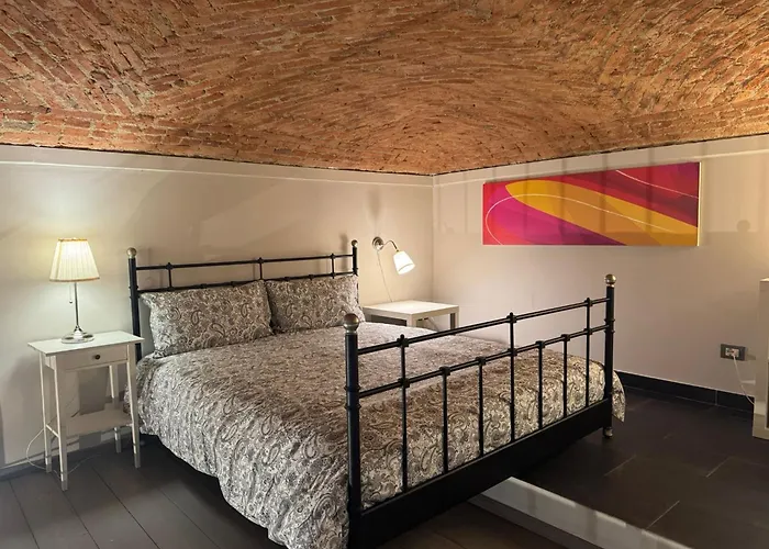 La Casa Con La Fontana Di Pietra 2 *