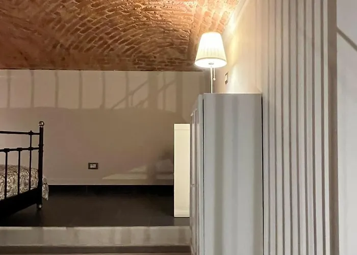 شقة La Casa Con La Fontana Di Pietra 2 تورينو