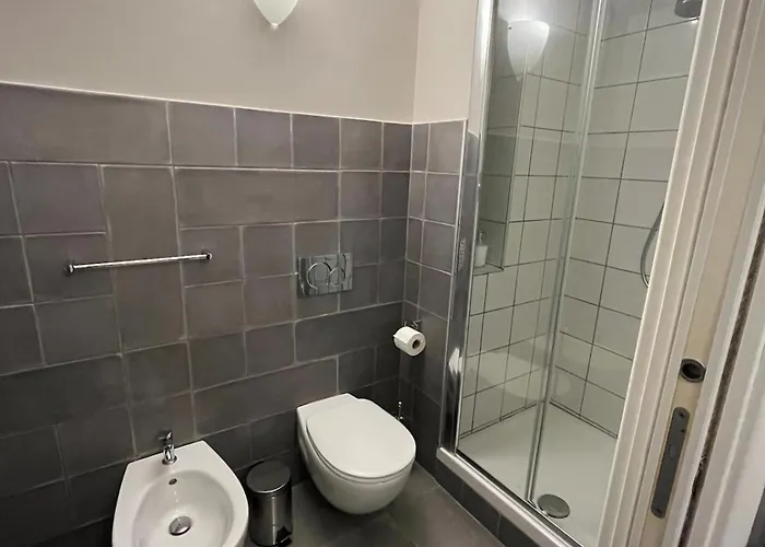 La Casa Con La Fontana Di Pietra 2 شقة تورينو