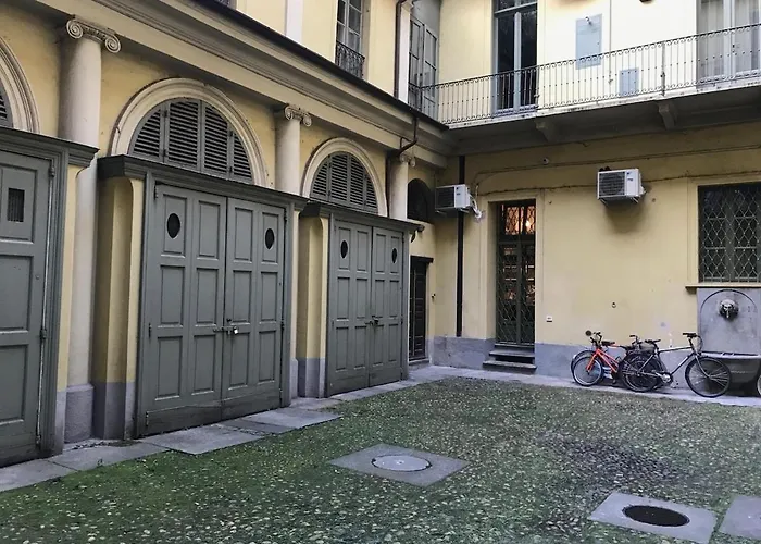 شقة La Casa Con La Fontana Di Pietra 2 تورينو