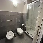 La Casa Con La Fontana Di Pietra 2 アパート トリノ