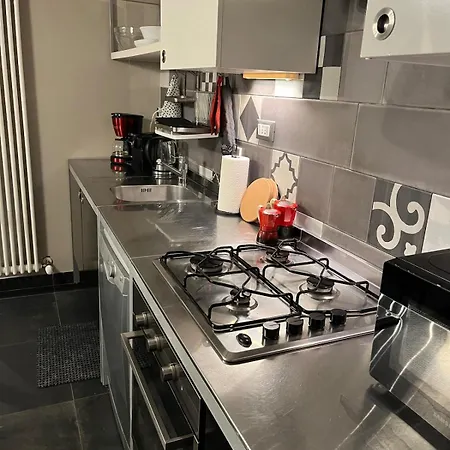 La Casa Con La Fontana Di Pietra 2 Апартаменты Турин